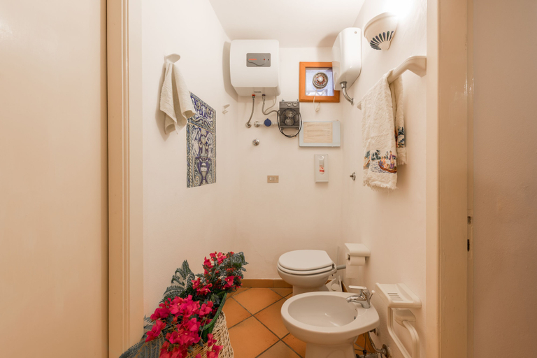 Bathroom 3, Villa Mariella Pittorino B&B, Messina