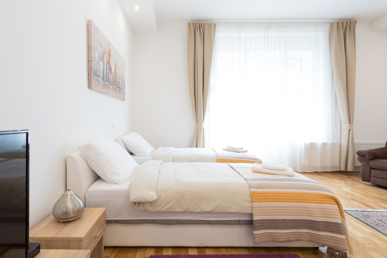 Bedroom 2, Bright and Spacious Apartment in the City Center!, Zagreb