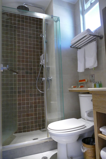 Bathroom 5, Seaview Holiday Resort, New Territories