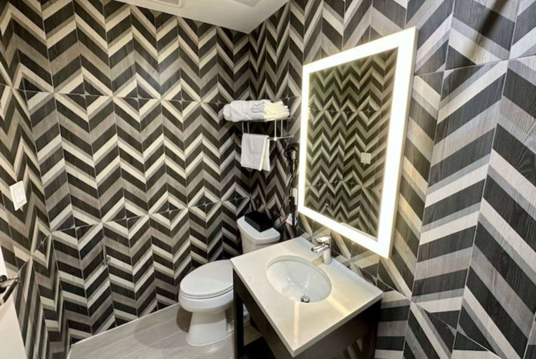 Bathroom 5, Super 8 By Wyndham Brooklyn Pennsylvania Ave, New York