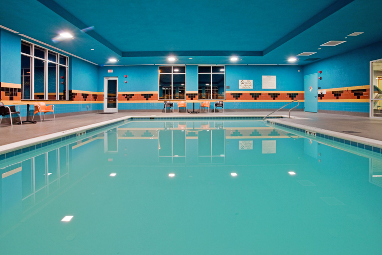 Sport & Beauty 3, Holiday Inn & Suites WILLIAMSBURG-HISTORIC GATEWAY by IHG, York