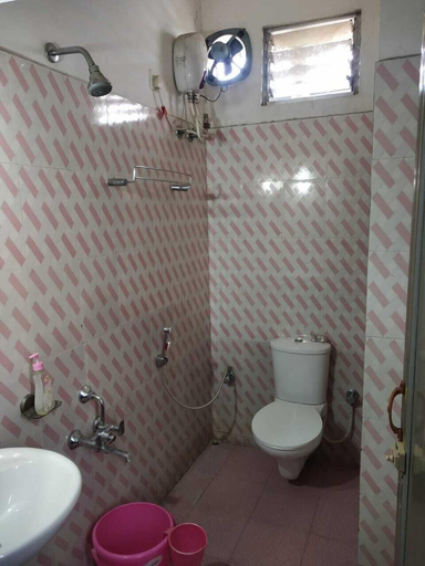 Bathroom 3, Hotel Siddarth Palace, Darrang