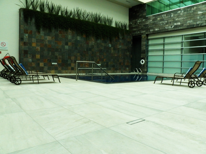 Sport & Beauty 3, Holiday Inn & Suites LEON PLAZA MAYOR by IHG, León