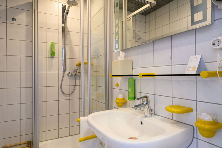 Bathroom 4, Hotel H.E.Y.M.A.N.N., Kaiserslautern