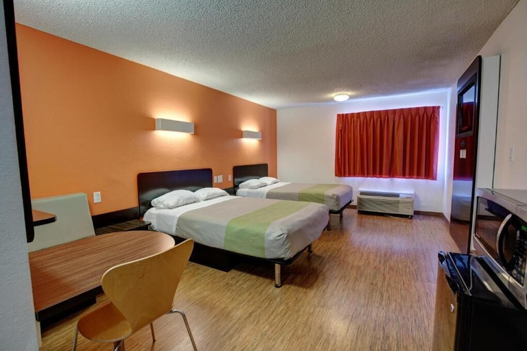 Bedroom 4, Executive Inn & Suites, Houston