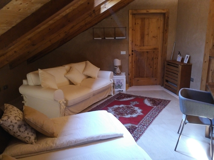 Bedroom 3, Vallarom, Trento