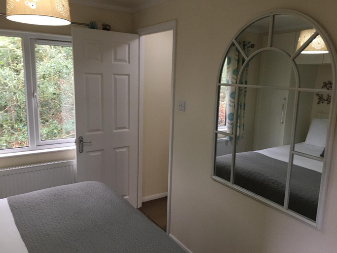 Bedroom 3, Woodland View Hot Tub, Carmarthenshire