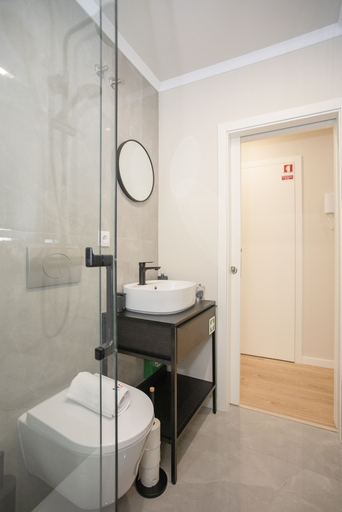 Bathroom 2, Liiiving in Porto-Uptown Pearl Apartment, Porto