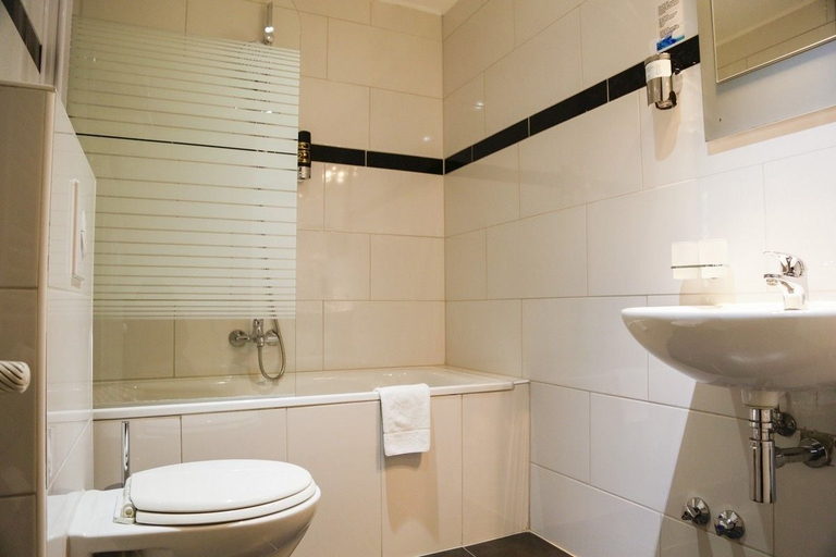 Bathroom 4, Hotel City Panorama, Region Hannover