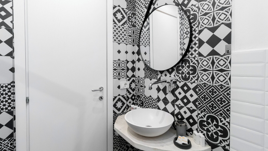 Bathroom 2, Italianway - Pasubio 12, Milano