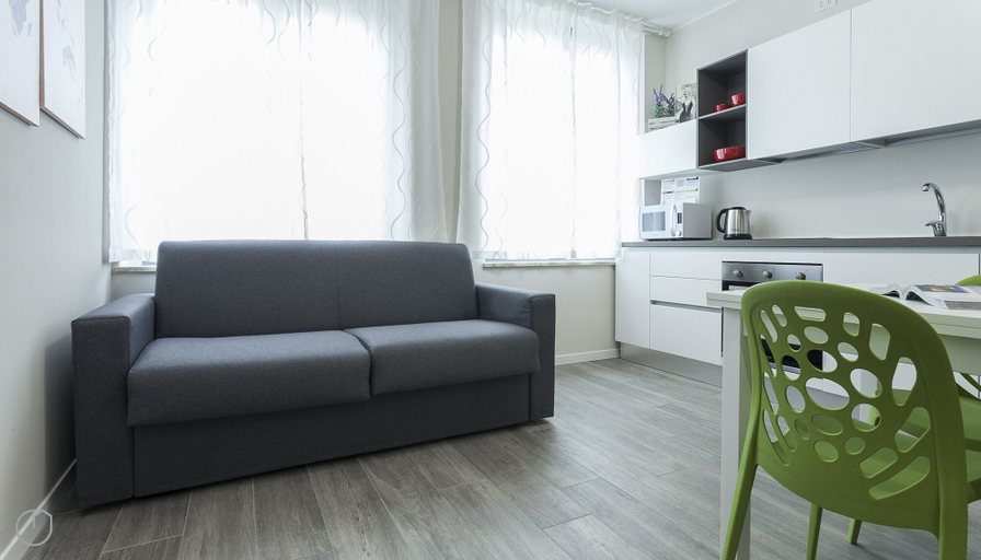Others 4, Italianway - Cadorna 10 - B, Milano