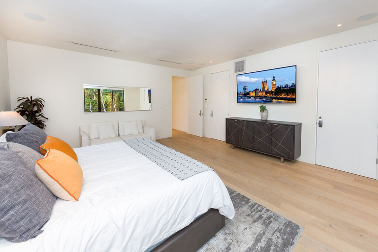 Bedroom 1, Dream Beverly Hills Mansion W. Pool, Los Angeles