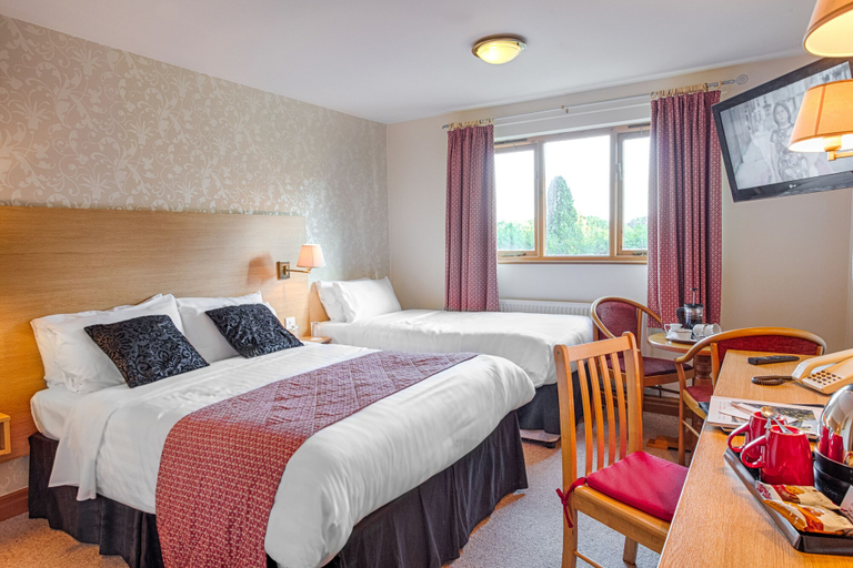 Bedroom 2, Classic Lodges - Bagden Hall Hotel, Kirklees