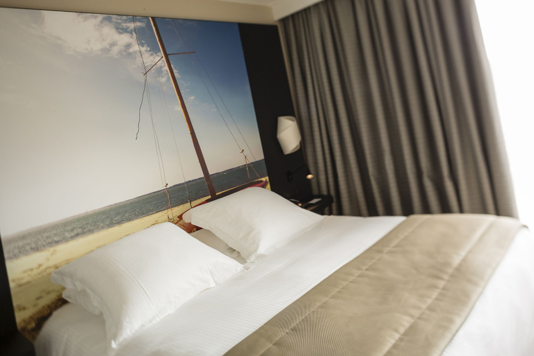 Bedroom 4, Hôtel & Spa - Thalazur Arcachon, Gironde
