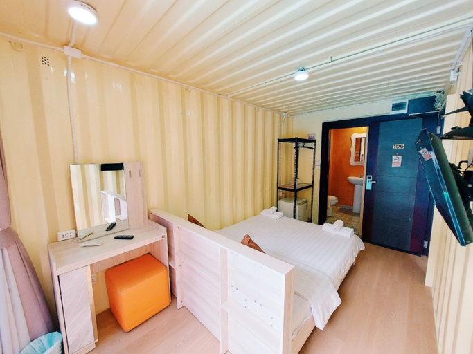 Bedroom 5, Retro Box Hotel, Muang Chumphon
