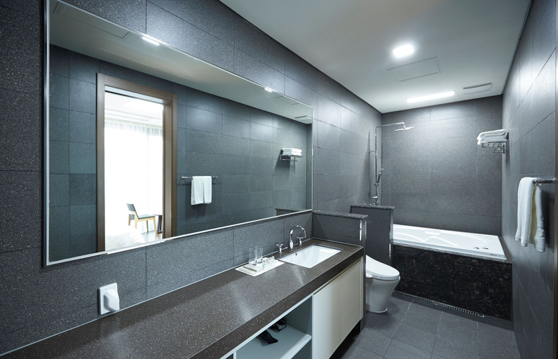 Bathroom 4, Hotel Around Pyeongchang, Pyeongchang