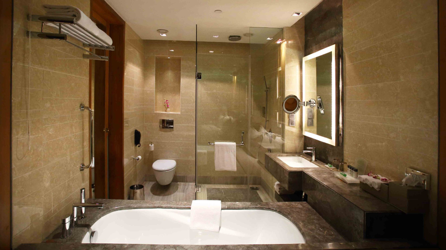 Bathroom 4, Holiday Inn NEW DELHI MAYUR VIHAR NOIDA by IHG, Delhi