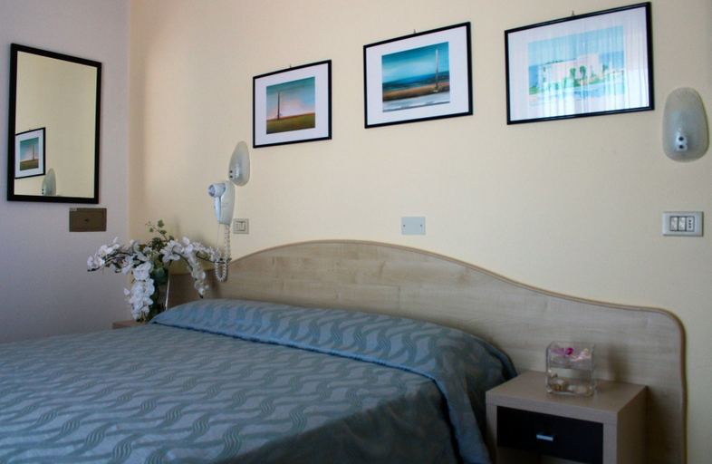 Bedroom 3, Hotel Sombrero, Rimini
