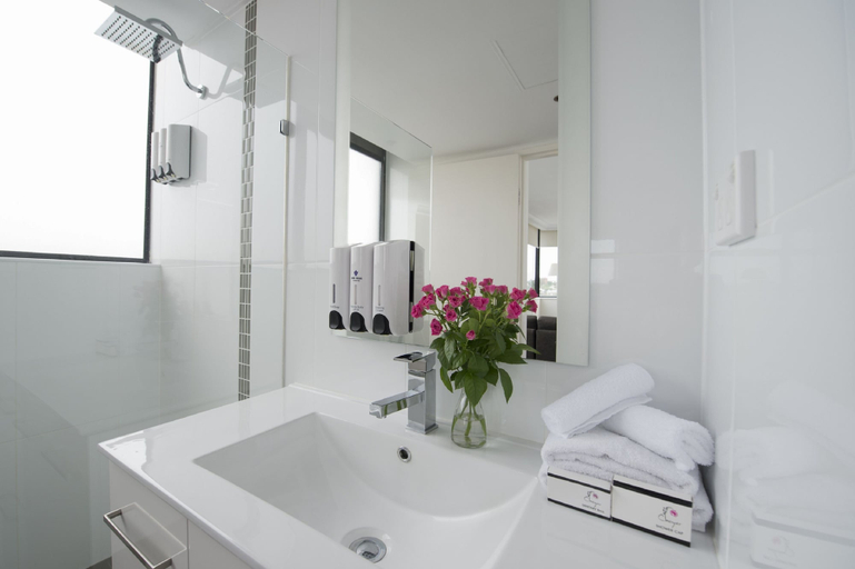 Bathroom 5, Park Regis North Quay, Brisbane
