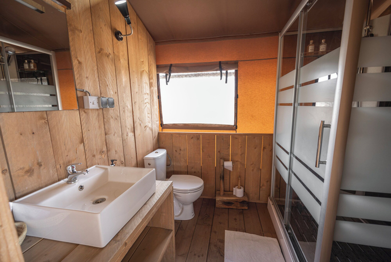 Bathroom 4, Africa Safari Lake Natron, Ngorongoro