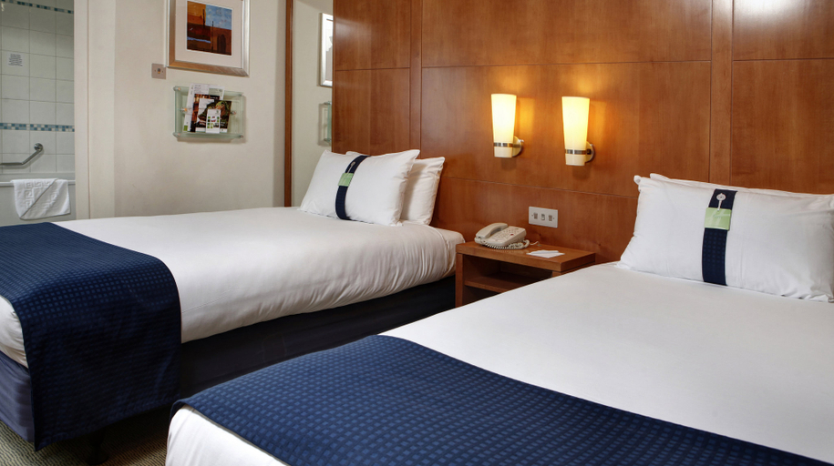 Bedroom 5, Holiday Inn BASINGSTOKE by IHG, Hampshire
