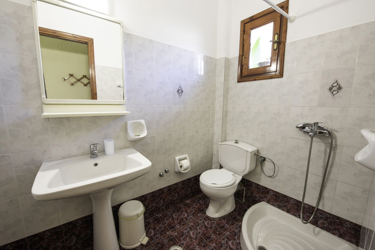 Bathroom 5, Miltiadis Apartments, Ionian Islands