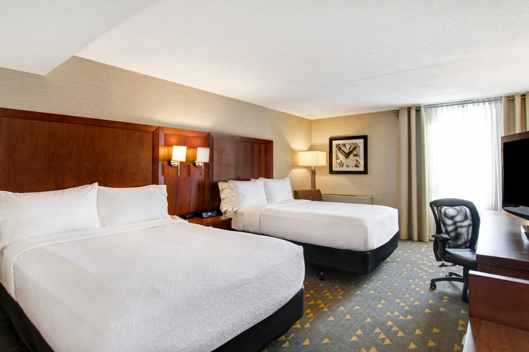 Bedroom 4, Holiday Inn OAKVILLE (CENTRE) by IHG, Halton