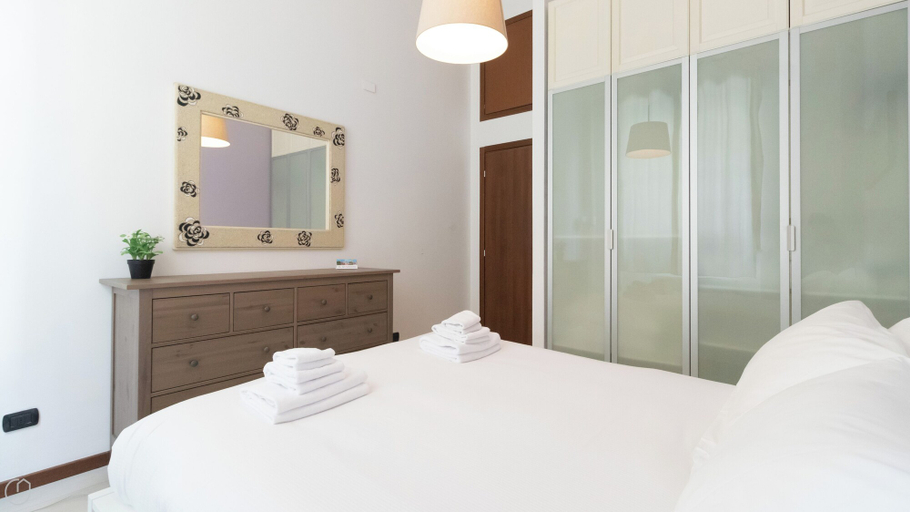 Others 5, Italianway - Pisino 5, Milano