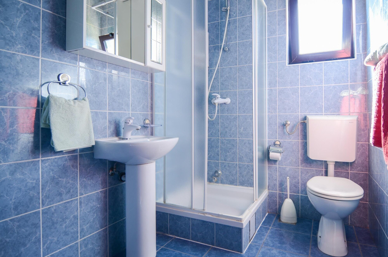 Bathroom 3, Apartmani Kristina, Orebić