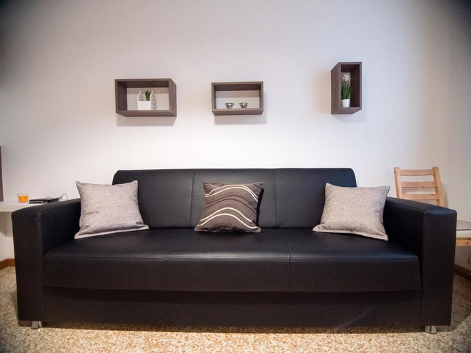 Others 5, Matilde's House, Verona