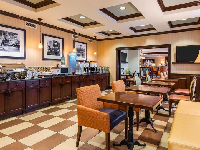 Food & Drinks 5, Hampton Inn Buffalo-Williamsville, Erie