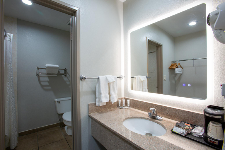 Bathroom 3, Hotel Elev8 Flagstaff, Trademark Collection by Wyndham, Coconino