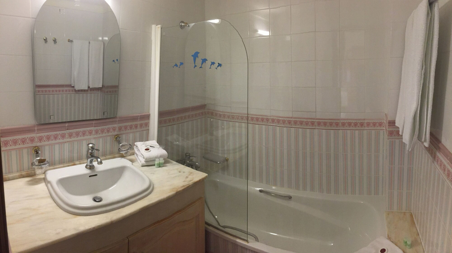 Bathroom 5, Hotel La Romarine, Var