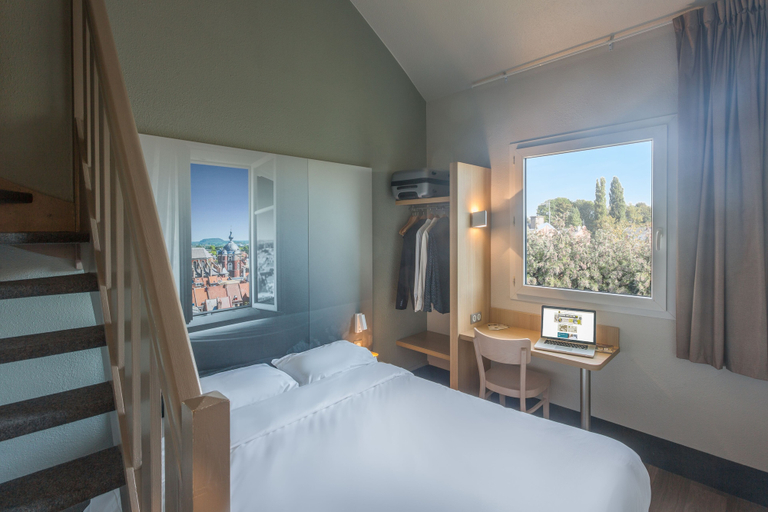 Bedroom 2, B&B HOTEL Douai Parc des Expos Cuincy, Nord