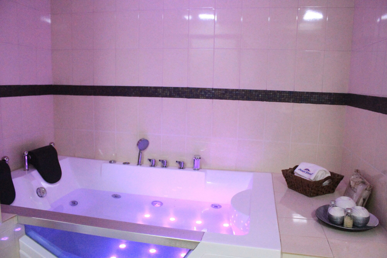 Bathroom 5, Howard Johnson by Wyndham Ciudad del Este, Ciudad del Este