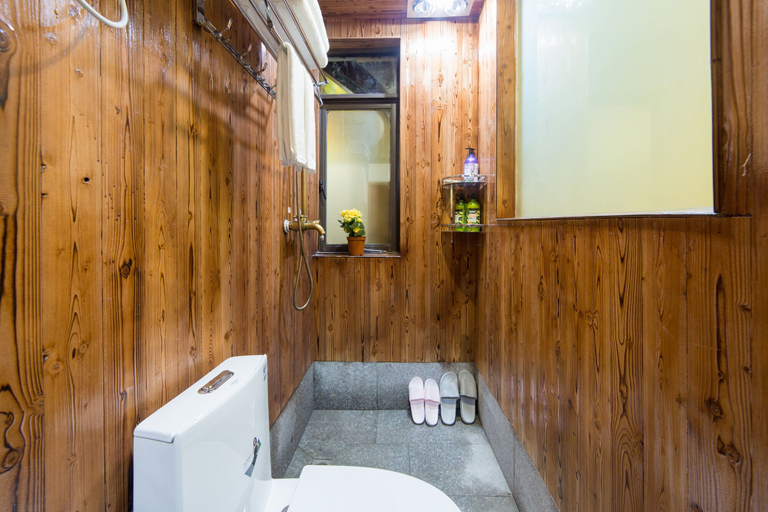 Bathroom 3, Hemu Shantang Street, Suzhou