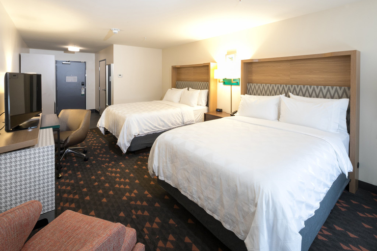 Bedroom 5, Holiday Inn & Suites MOUNT PLEASANT by IHG, Isabella