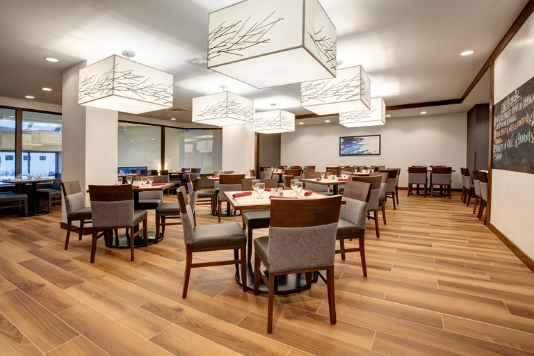 Food & Drinks 3, Holiday Inn OTTAWA EAST by IHG, Ottawa