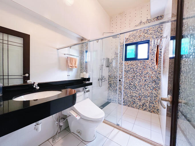 Bathroom 3, Xing Hai B&B, Hualien