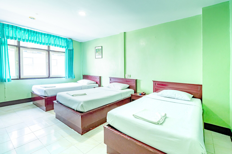 Bedroom 3, Woodlands Inn, Khlong San