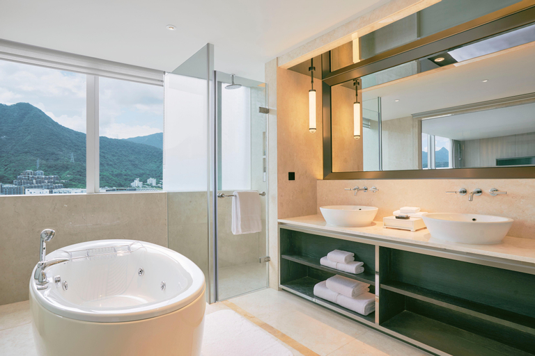Bathroom 10