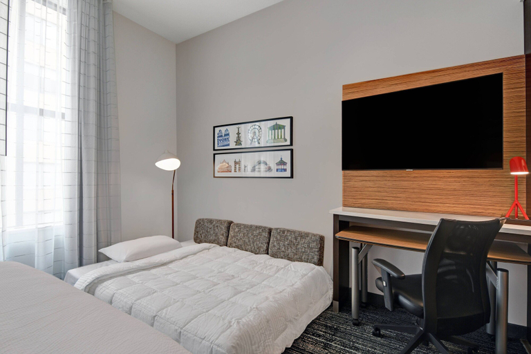 Bedroom 4, TownePlace Suites by Marriott Cincinnati Downtown, Hamilton