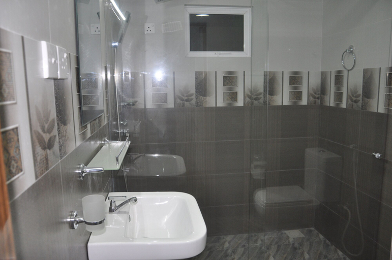 Bathroom 5, Shaa Lodge, Thissamaharama