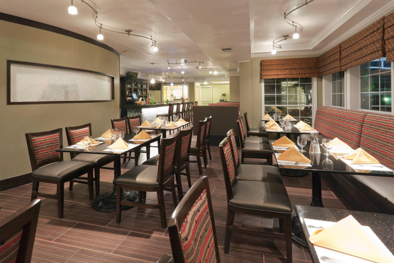 Food & Drinks 3, Holiday Inn & Suites San Mateo - SFO By IHG, San Mateo