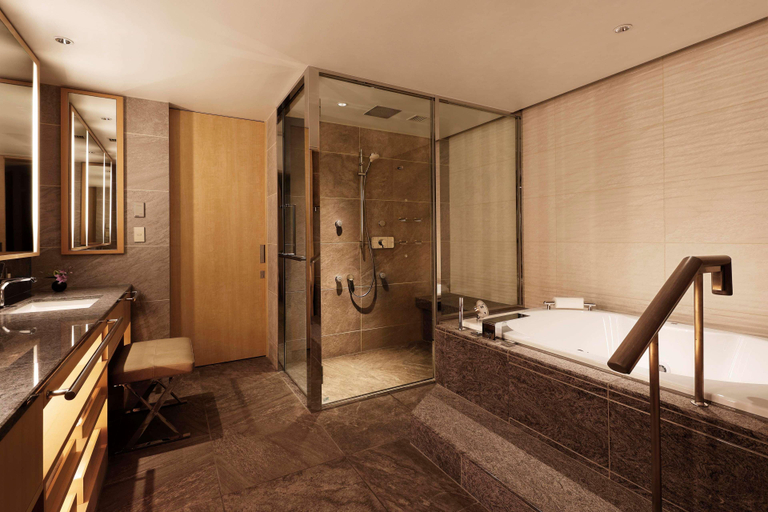Bathroom 5, The Capitol Hotel Tokyu, Chiyoda