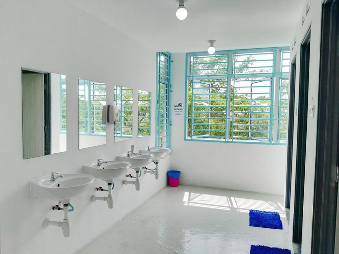 Bathroom 3, Roof Talk Theme Hostel, Johor Bahru