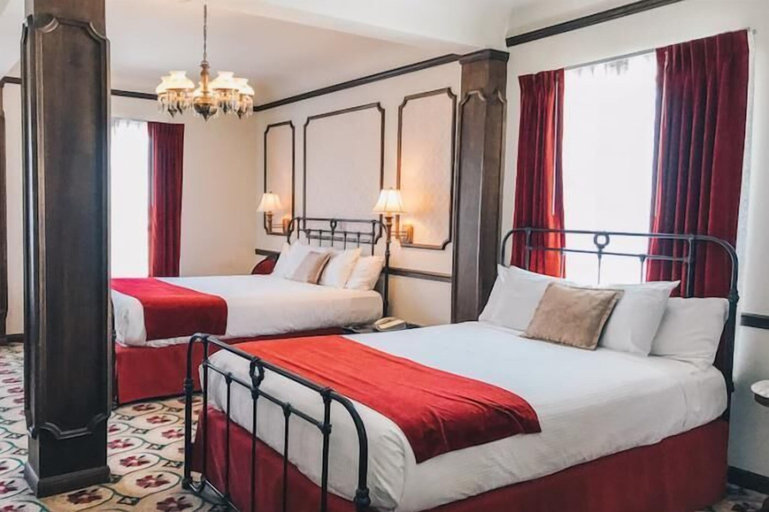 Bedroom 4, Mizpah Hotel, Nye