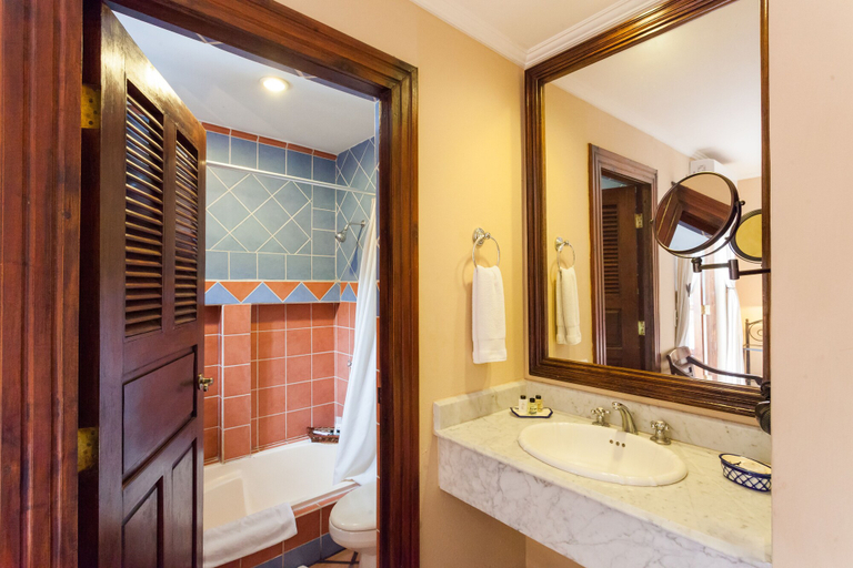 Bathroom 5, Los Robles Charming Colonial Boutique Hotel, Managua