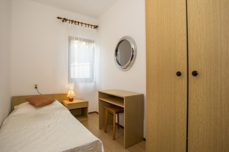 Bedroom 2, Apartment 34, Pula