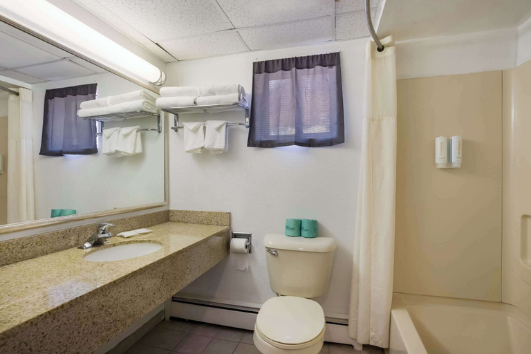 Bathroom 5, Suburban Studios Millville, Cumberland